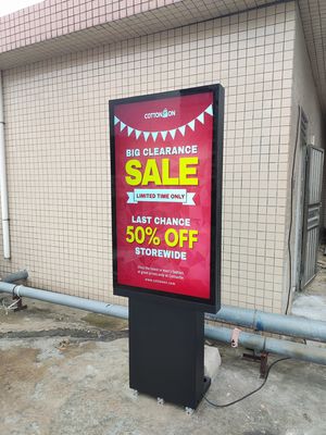 49 ইঞ্চি 3500nits আউটডোর এলসিডি ডিসপ্লে IP66 জলরোধী