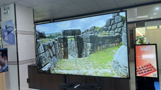 ৮৬ ইঞ্চি ২০০০নিট ৪ কে বড় আইপি৫৫ ওয়াটারপ্রুফ আউটডোর টিভি ওয়াল মনিট